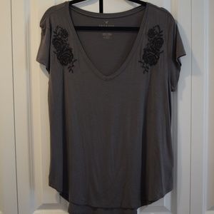 NWOT AMERICAN EAGLE GREY EMBROIDERED FLORAL SHIRT